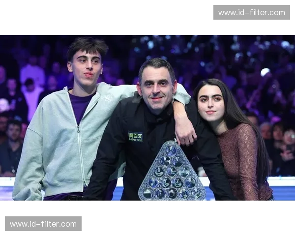 绿茵场上的冰与火之歌：当“火箭”奥沙利文撞上“火哥”梁文博